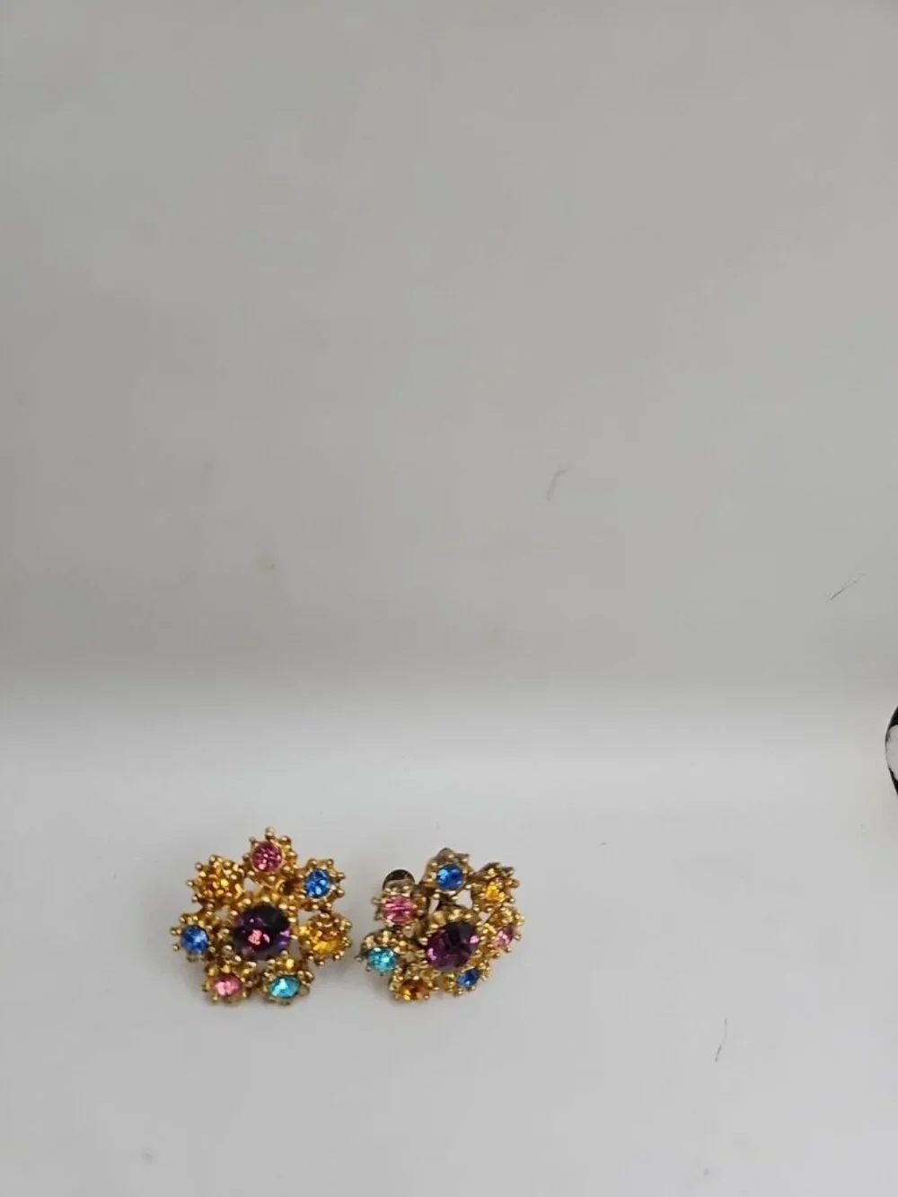 SCREW ON EARRINGS MULTI COLOR RHINESTONES GOLDTONE
